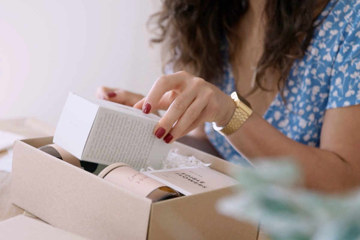 The Beautiful Benefits of Showing Kindness Through Gift Giving